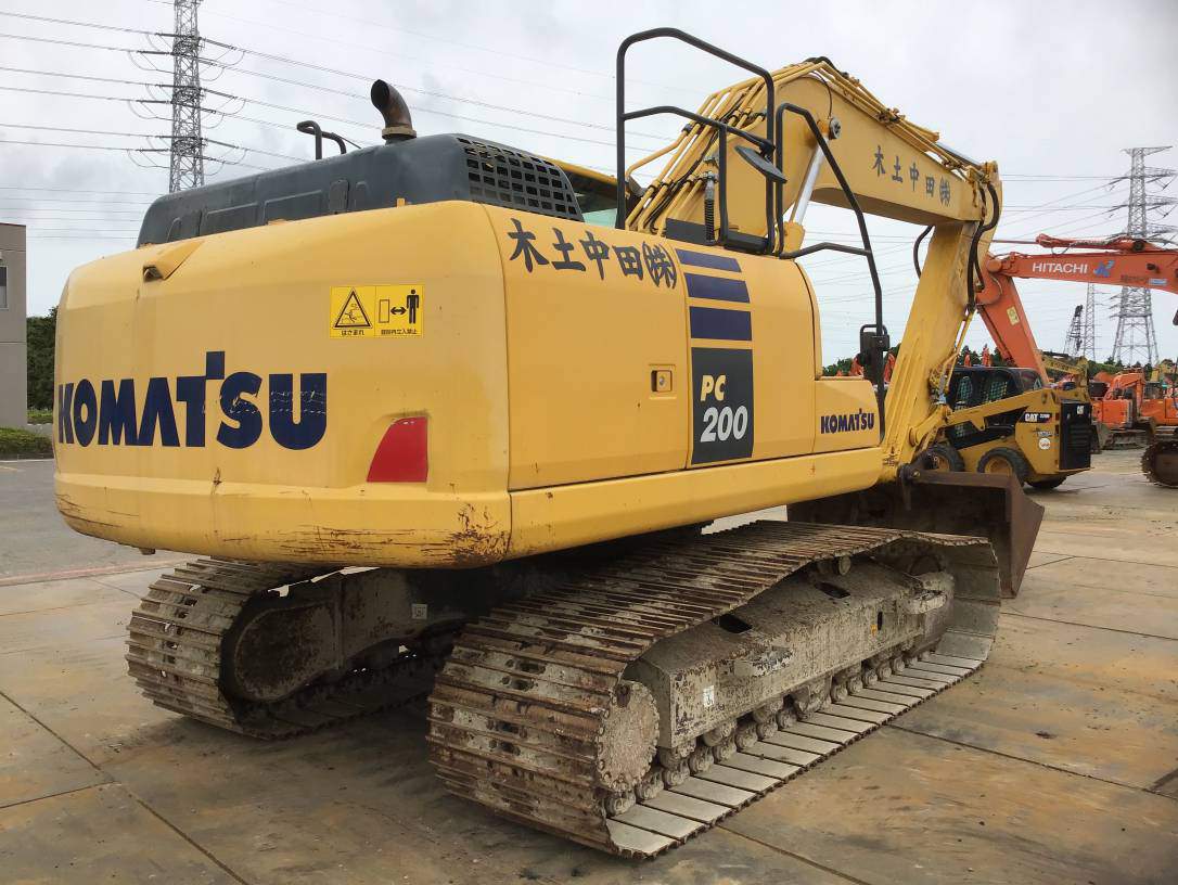 Máy xúc Komatsu PC200-10 2014