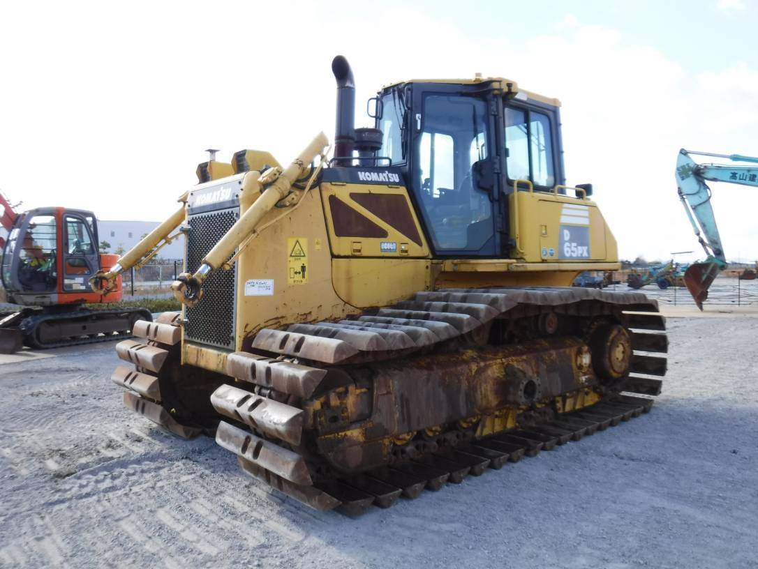 Máy ủi Komatsu D65PX-16