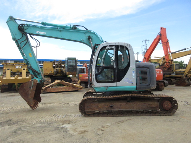 Máy xúc Kobelco Sk135SR-1E 05318 2004