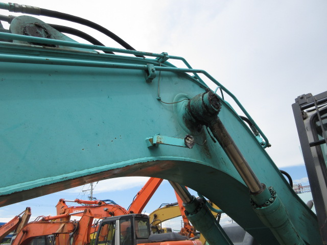 Máy xúc Kobelco Sk135SR-1E 05318 2004