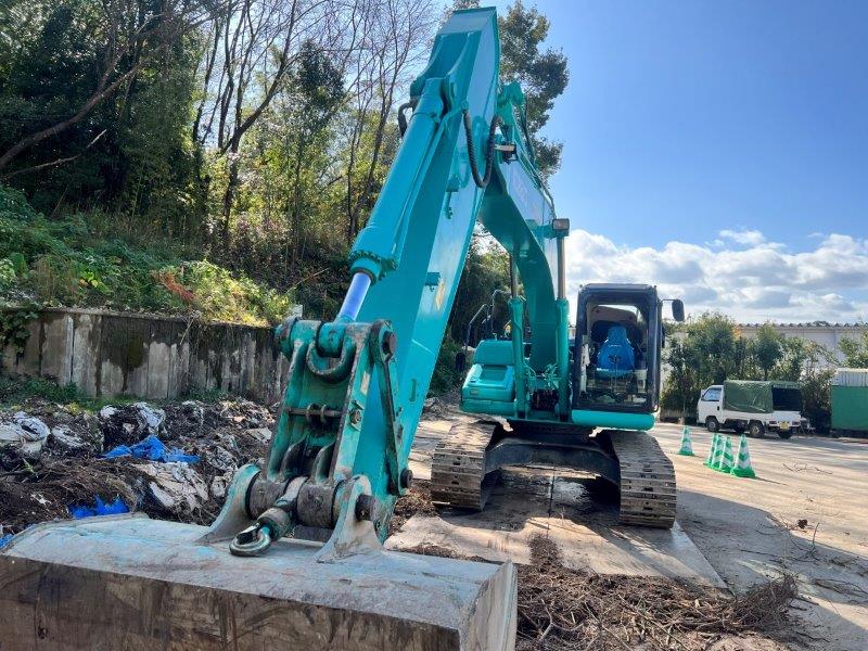 SIÊU PHẨM- KOBELCO SK200-9 2016 NHẬT BẢN