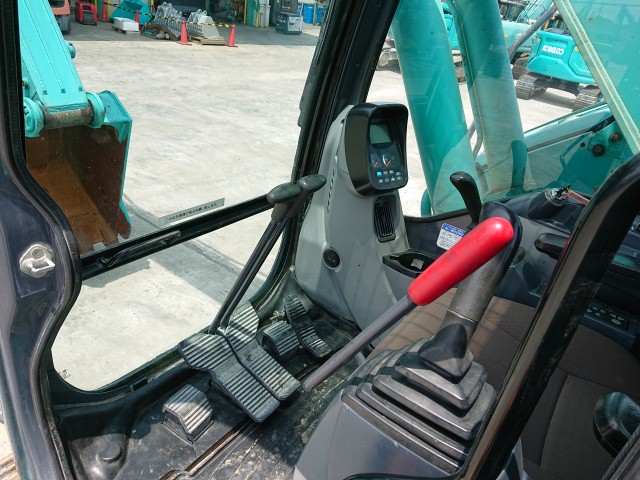 Máy xúc Kobelco SK235SR-2 02629 8894HR 2011