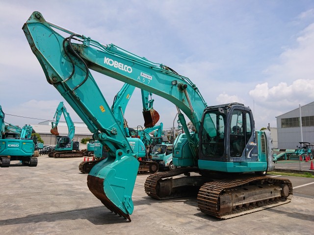 Máy xúc Kobelco SK235SR-2 02629 8894HR 2011